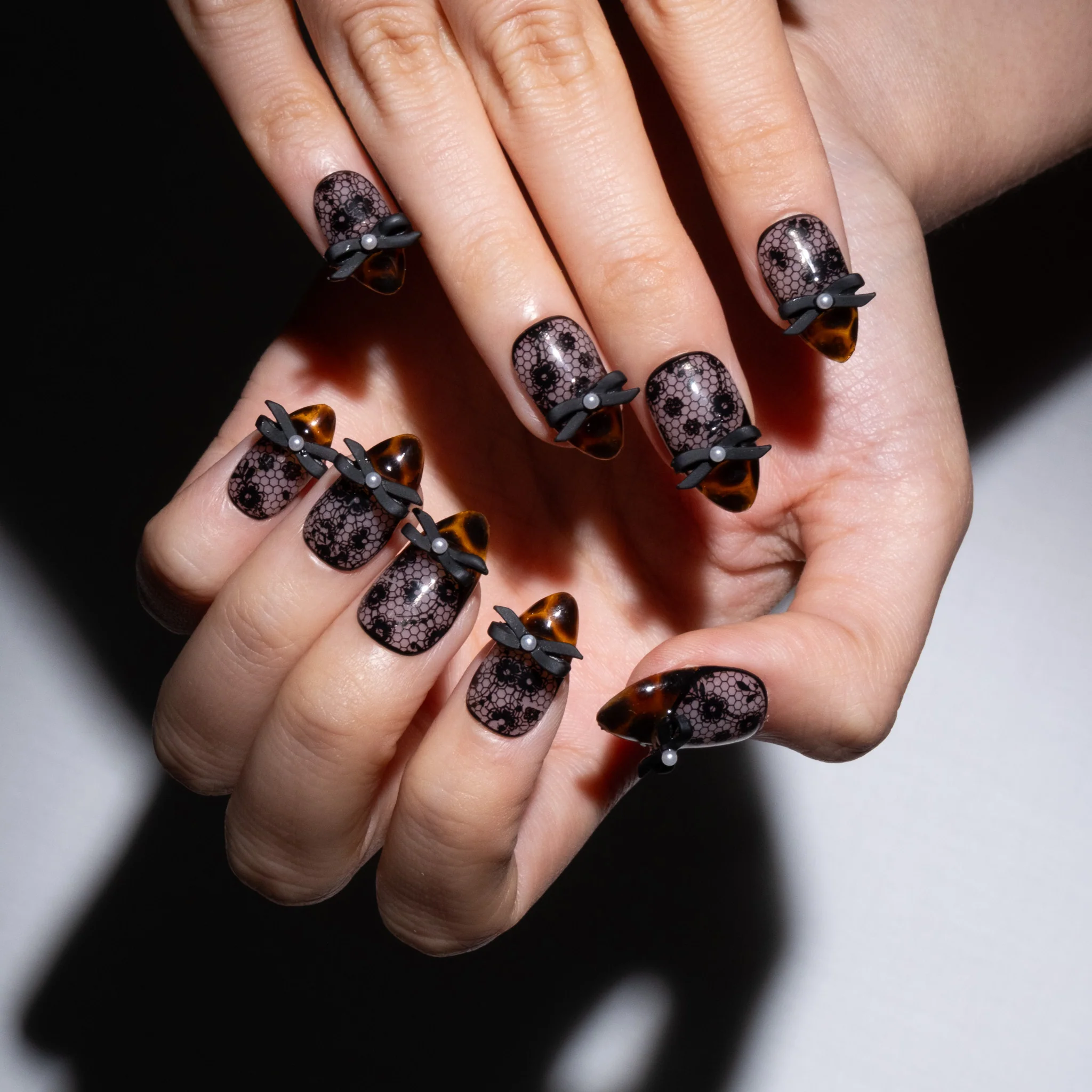 AFTER HOURS - Image 5